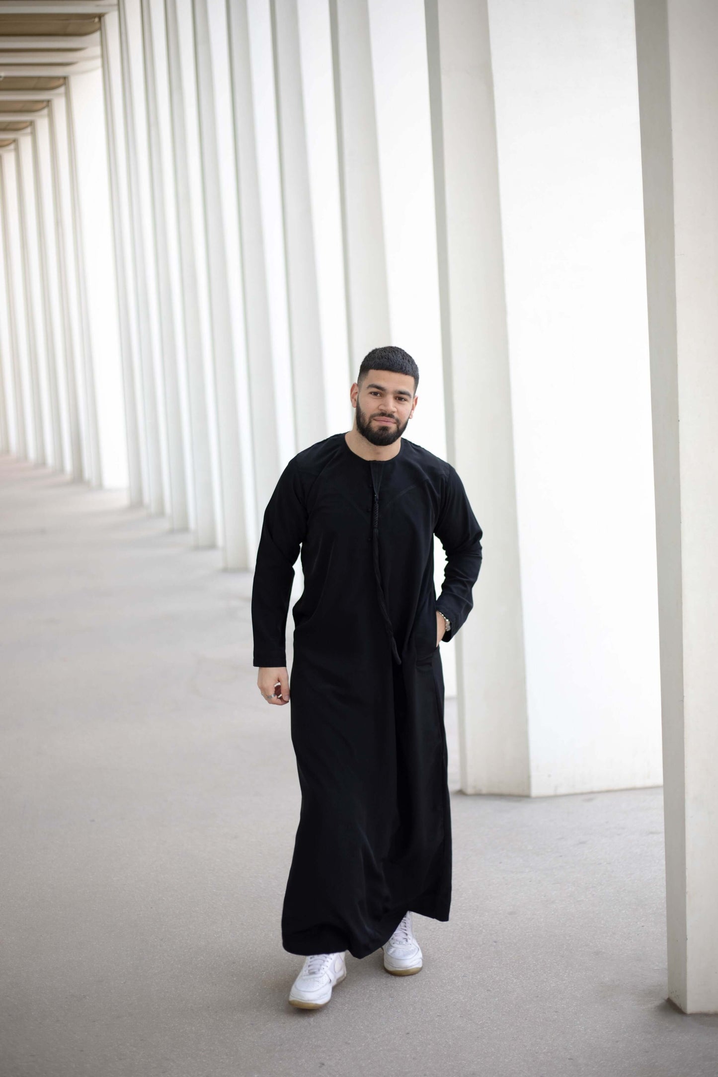 Qamis Emirati Noir Coton -abaya homme -kamis