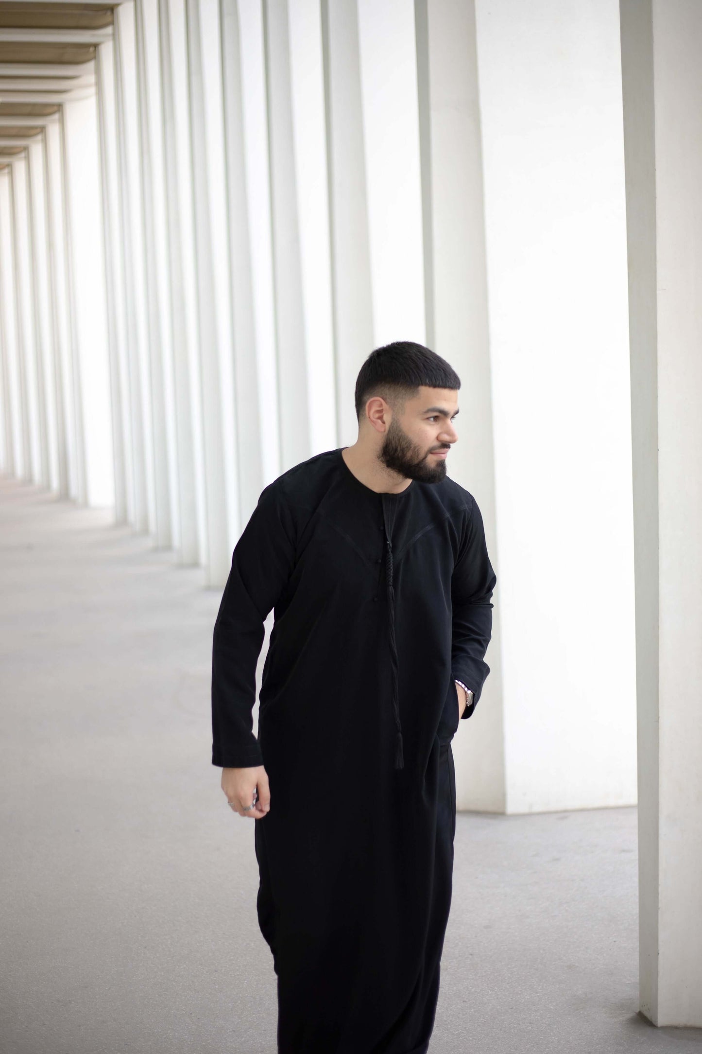 Qamis Emirati Noir Coton -abaya homme -kamis