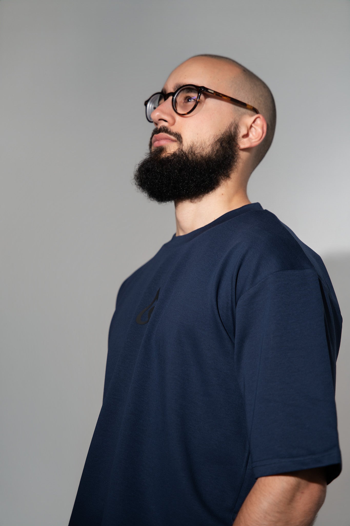 ١٤٤٥ Tee — Bleu Navy